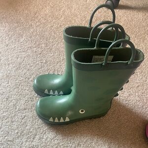 Cat & Jack green dino rain boots sz11